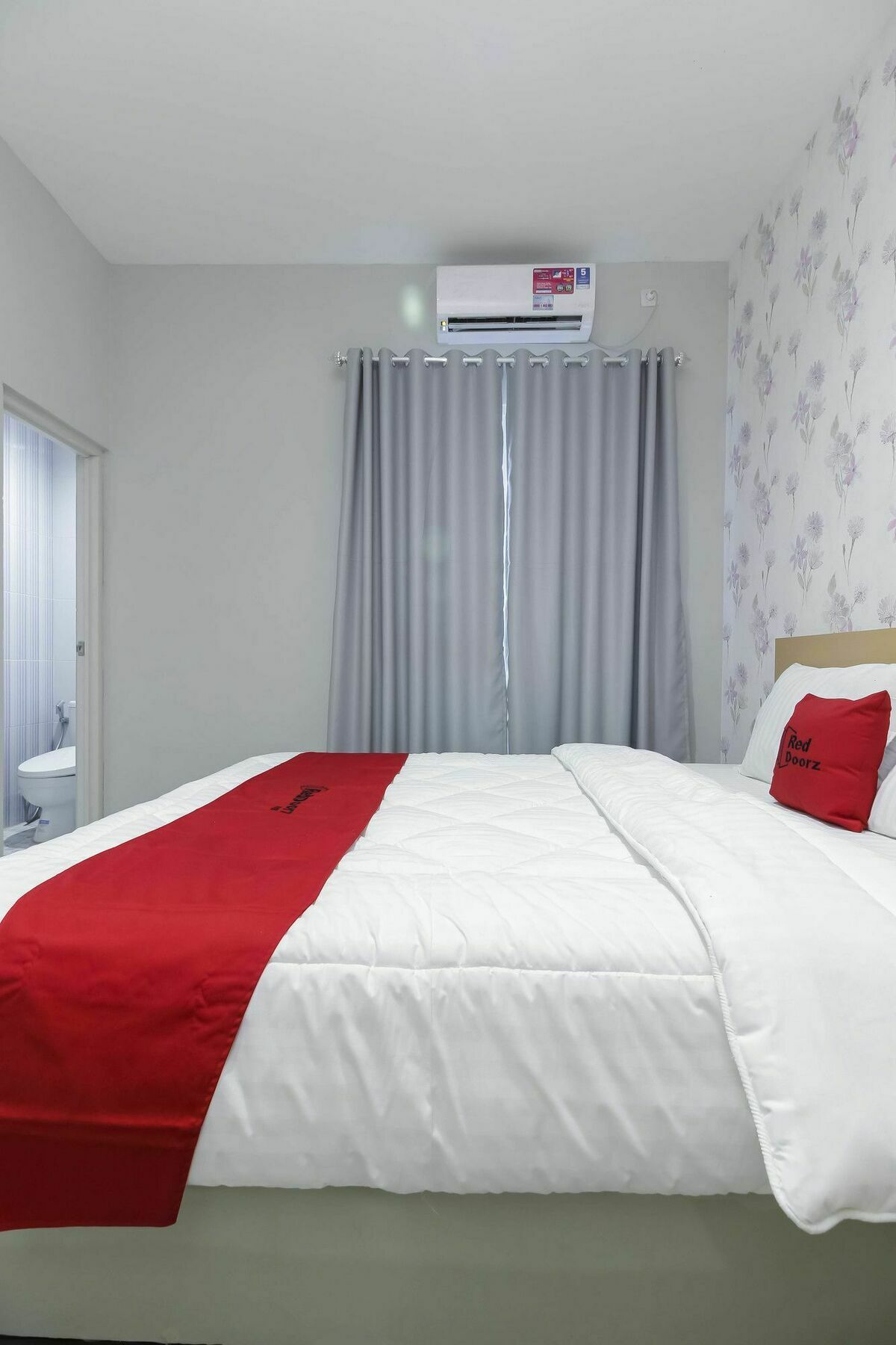 RedDoorz Syariah near Metropolitan Mall Bekasi Exterior foto